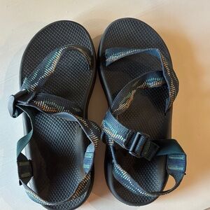 Men’s size 11 Chacos.